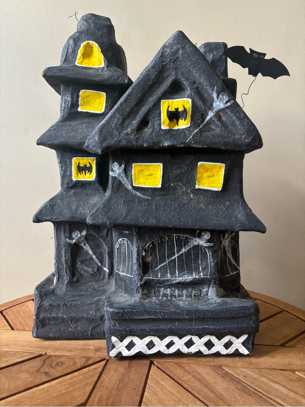 Vintage Handcrafted Paper Mache Halloween Haunted House Bats Ghosts 18”x11.5”x8